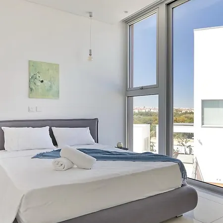 Sunrise Luxury 1 *